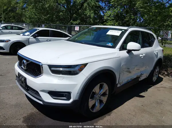 YV4162UK8K2060929 2019 VOLVO XC40 - Image 2