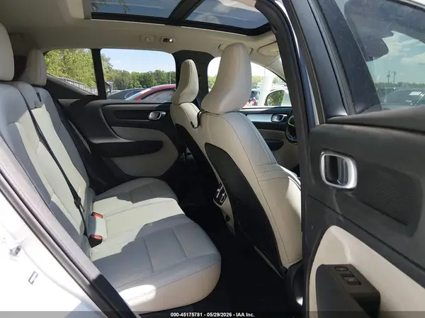 YV4162UK8K2060929 2019 VOLVO XC40 - Image 8