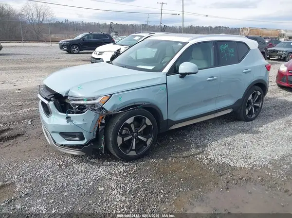 YV4162UK8K2103729 2019 VOLVO XC40 - Image 2