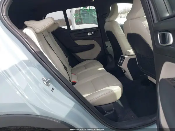 YV4162UK8K2103729 2019 VOLVO XC40 - Image 8