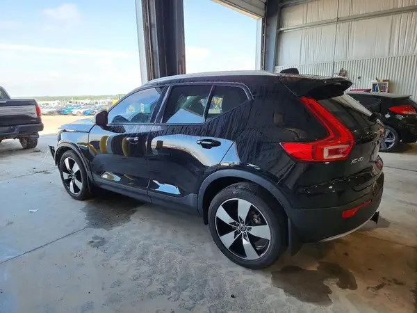 YV4162UK8K2108932 2019 VOLVO XC40 - Image 2