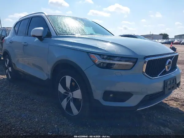 YV4162UK8K2134852 2019 VOLVO XC40 - Image 1