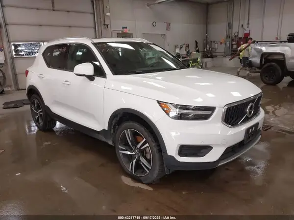 YV4162UK8L2181798 2020 VOLVO XC40 - Image 1