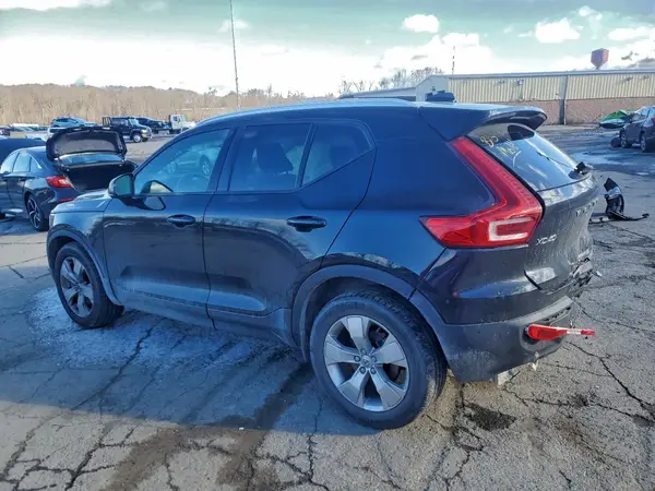 YV4162UK8L2194017 2020 VOLVO XC40 - Image 2