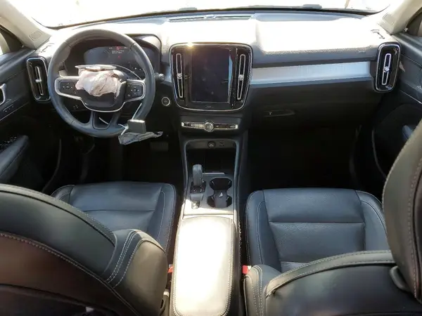 YV4162UK8L2237576 2020 VOLVO XC40 - Image 8