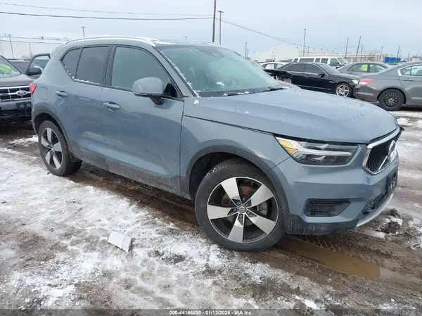 YV4162UK8L2335796 2020 VOLVO XC40 - Image 1