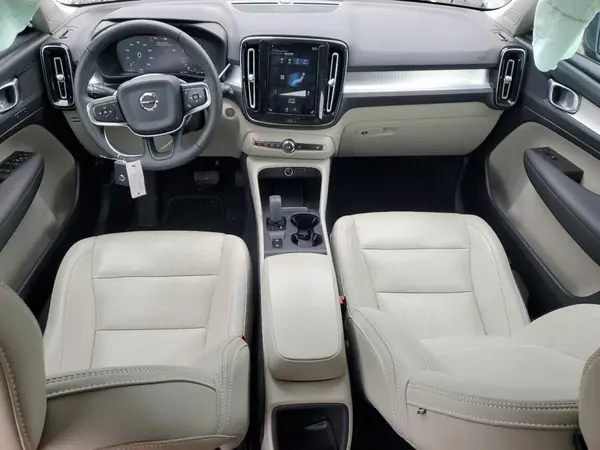 YV4162UK8L2340464 2020 VOLVO XC40 - Image 8