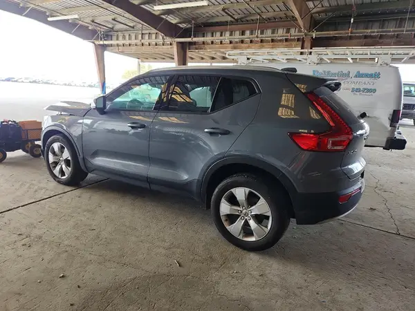 YV4162UK8M2409381 2021 VOLVO XC40 - Image 2