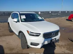 YV4162UK8M2415214 2021 VOLVO XC40