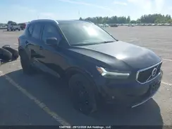 YV4162UK8M2465370 2021 VOLVO XC40
