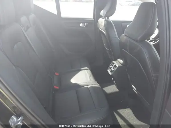 YV4162UK8M2465370 2021 VOLVO XC40 - Image 8