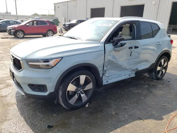 YV4162UK9K2052550 2019 VOLVO XC40 - Image 1