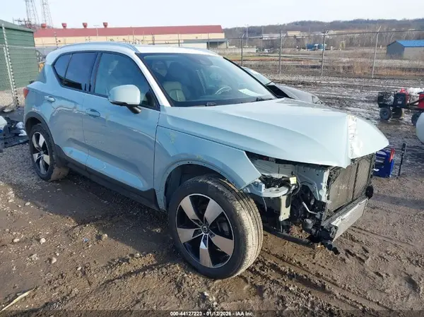 YV4162UK9K2053147 2019 VOLVO XC40 - Image 1