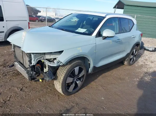 YV4162UK9K2053147 2019 VOLVO XC40 - Image 2