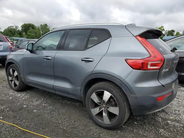 YV4162UK9K2054055 2019 VOLVO XC40 - Image 2