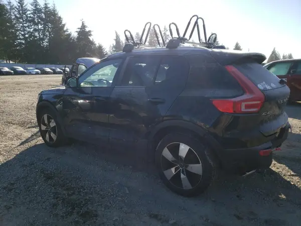 YV4162UK9K2077416 2019 VOLVO XC40 - Image 2