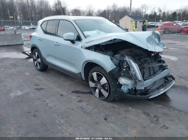 YV4162UK9K2111273 2019 VOLVO XC40 - Image 1