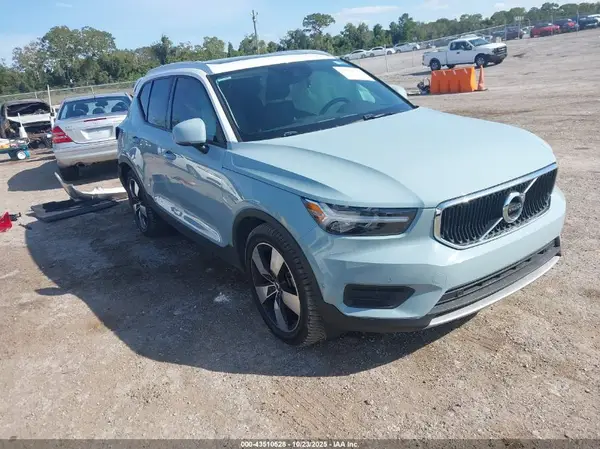 YV4162UK9K2118854 2019 VOLVO XC40 - Image 1