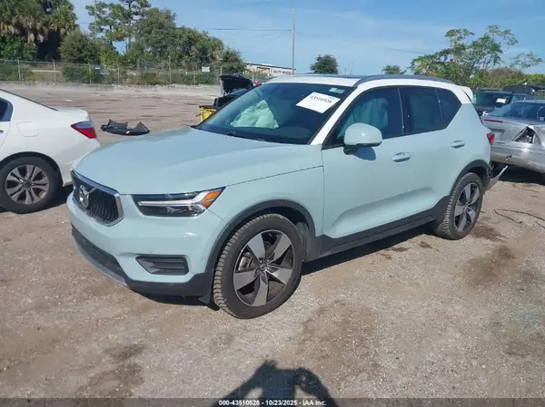 YV4162UK9K2118854 2019 VOLVO XC40 - Image 2