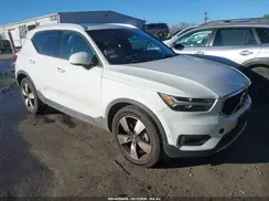 YV4162UK9K2153975 2019 VOLVO XC40