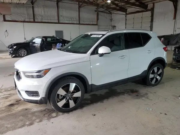 YV4162UK9K2155306 2019 VOLVO XC40 - Image 1