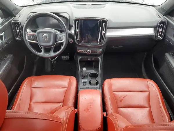 YV4162UK9K2156469 2019 VOLVO XC40 - Image 8