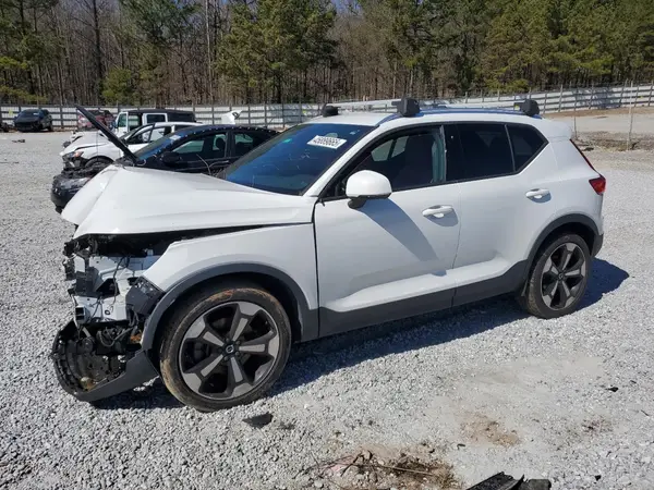 YV4162UK9L2244472 2020 VOLVO XC40 - Image 1