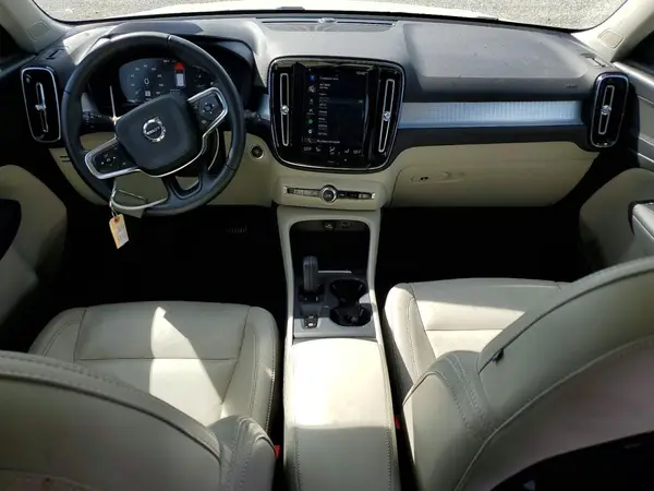 YV4162UK9L2246402 2020 VOLVO XC40 - Image 8