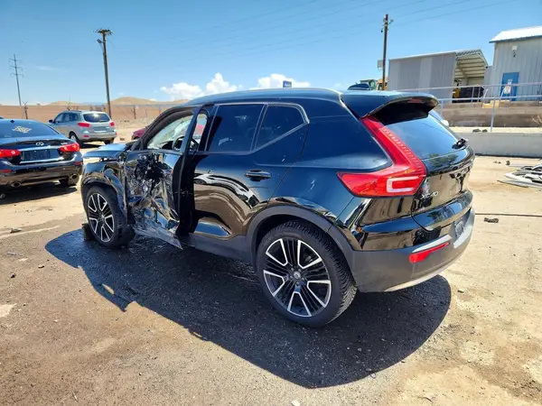 YV4162UK9L2263300 2020 VOLVO XC40 - Image 2