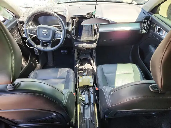 YV4162UK9L2263300 2020 VOLVO XC40 - Image 8