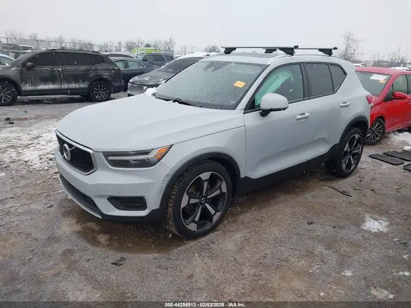YV4162UK9L2270554 2020 VOLVO XC40 - Image 2