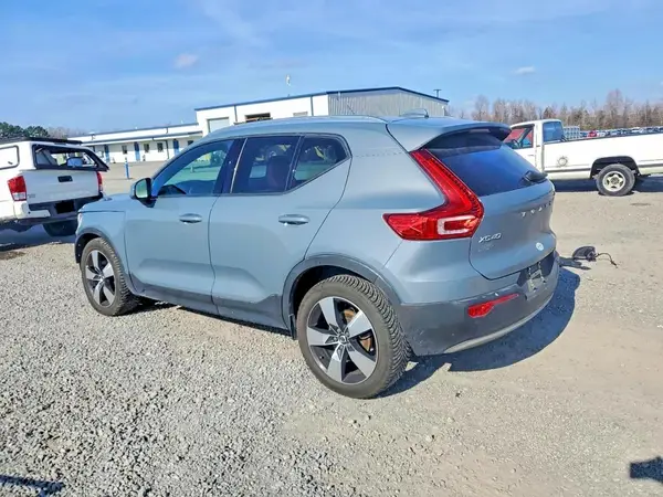 YV4162UK9L2273700 2020 VOLVO XC40 - Image 2
