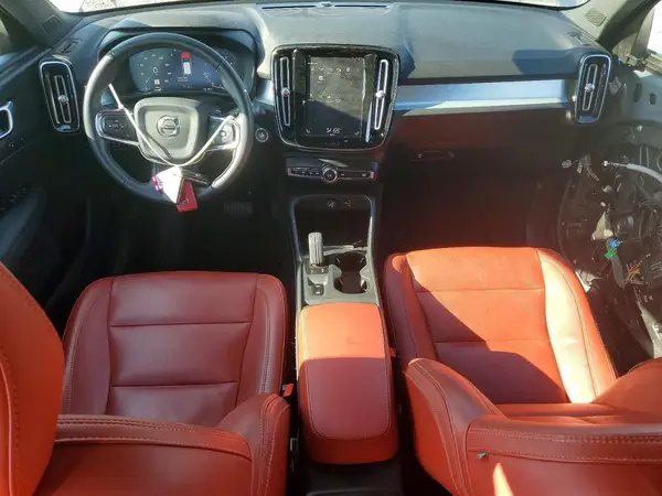 YV4162UK9L2273700 2020 VOLVO XC40 - Image 8