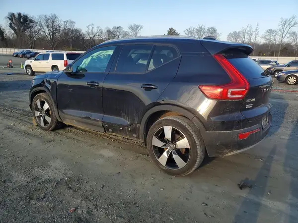 YV4162UK9L2314262 2020 VOLVO XC40 - Image 2