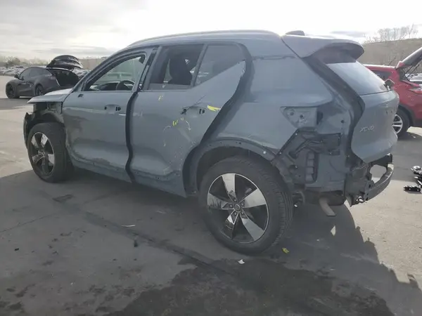 YV4162UK9L2325066 2020 VOLVO XC40 - Image 2