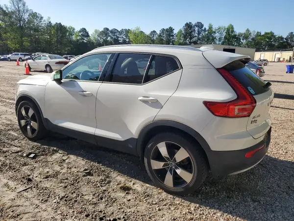YV4162UK9L2333149 2020 VOLVO XC40 - Image 2