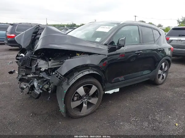 YV4162UK9M2432149 2021 VOLVO XC40 - Image 2