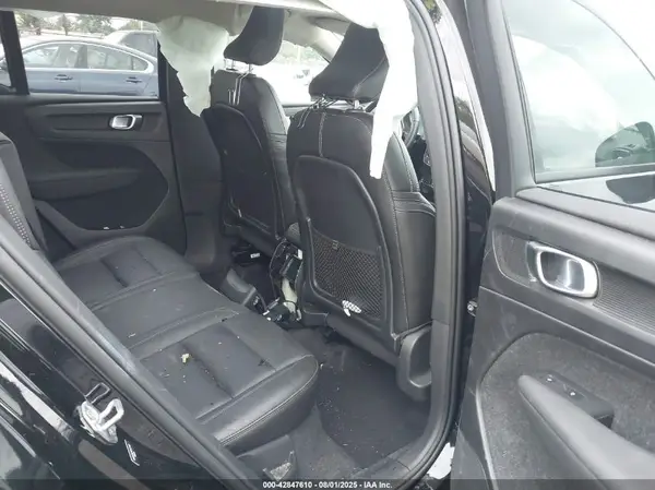 YV4162UK9M2432149 2021 VOLVO XC40 - Image 8
