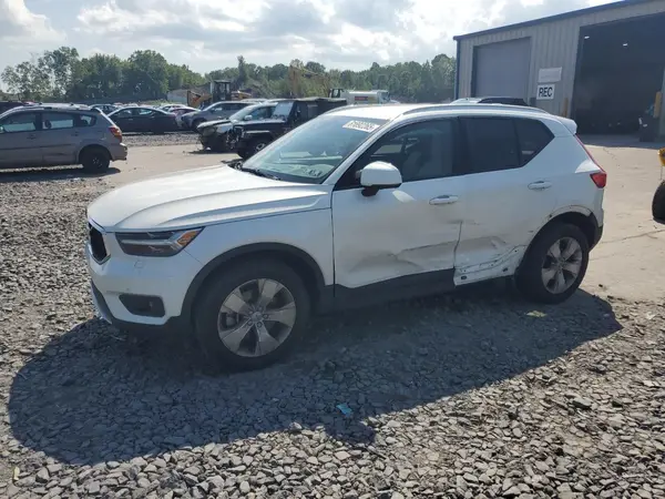 YV4162UK9M2602719 2021 VOLVO XC40 - Image 1