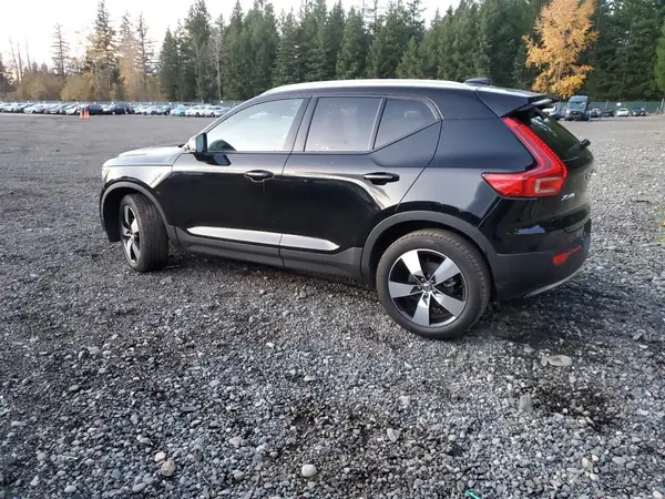 YV4162UK9N2650822 2022 VOLVO XC40 - Image 2