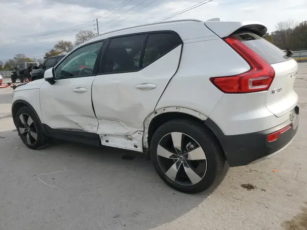 YV4162UK9N2652506 2022 VOLVO XC40 - Image 2