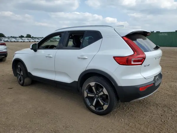 YV4162UK9N2654319 2022 VOLVO XC40 - Image 2