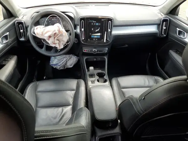 YV4162UK9N2654319 2022 VOLVO XC40 - Image 8