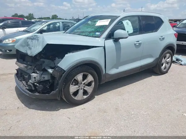 YV4162UKXK2127207 2019 VOLVO XC40 - Image 2