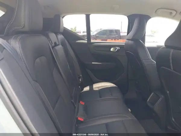 YV4162UKXK2127207 2019 VOLVO XC40 - Image 8