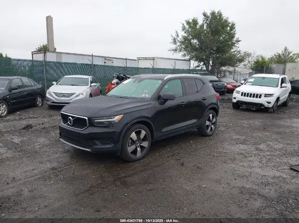 YV4162UKXL2184671 2020 VOLVO XC40 - Image 2
