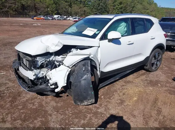 YV4162UKXL2187831 2020 VOLVO XC40 - Image 2
