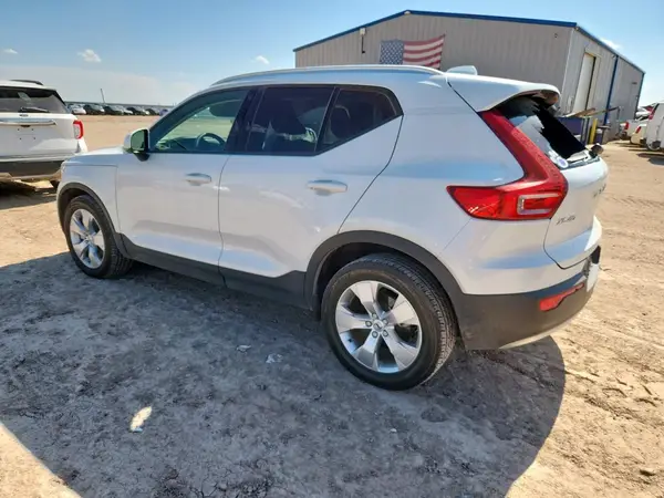 YV4162UKXM2573294 2021 VOLVO XC40 - Image 2