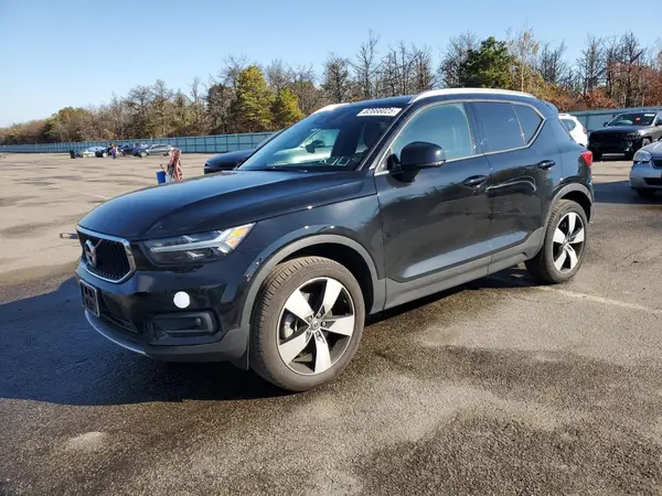 YV4162UKXN2652725 2022 VOLVO XC40 - Image 1