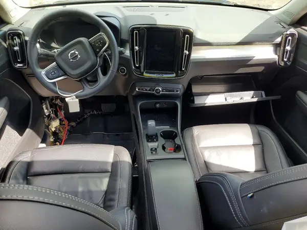 YV4162UKXN2739251 2022 VOLVO XC40 - Image 8